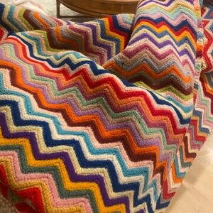 SOFT Hand Crocheted COLORFUL wool blend afghan 78” x 64” chevron design Gorgeous